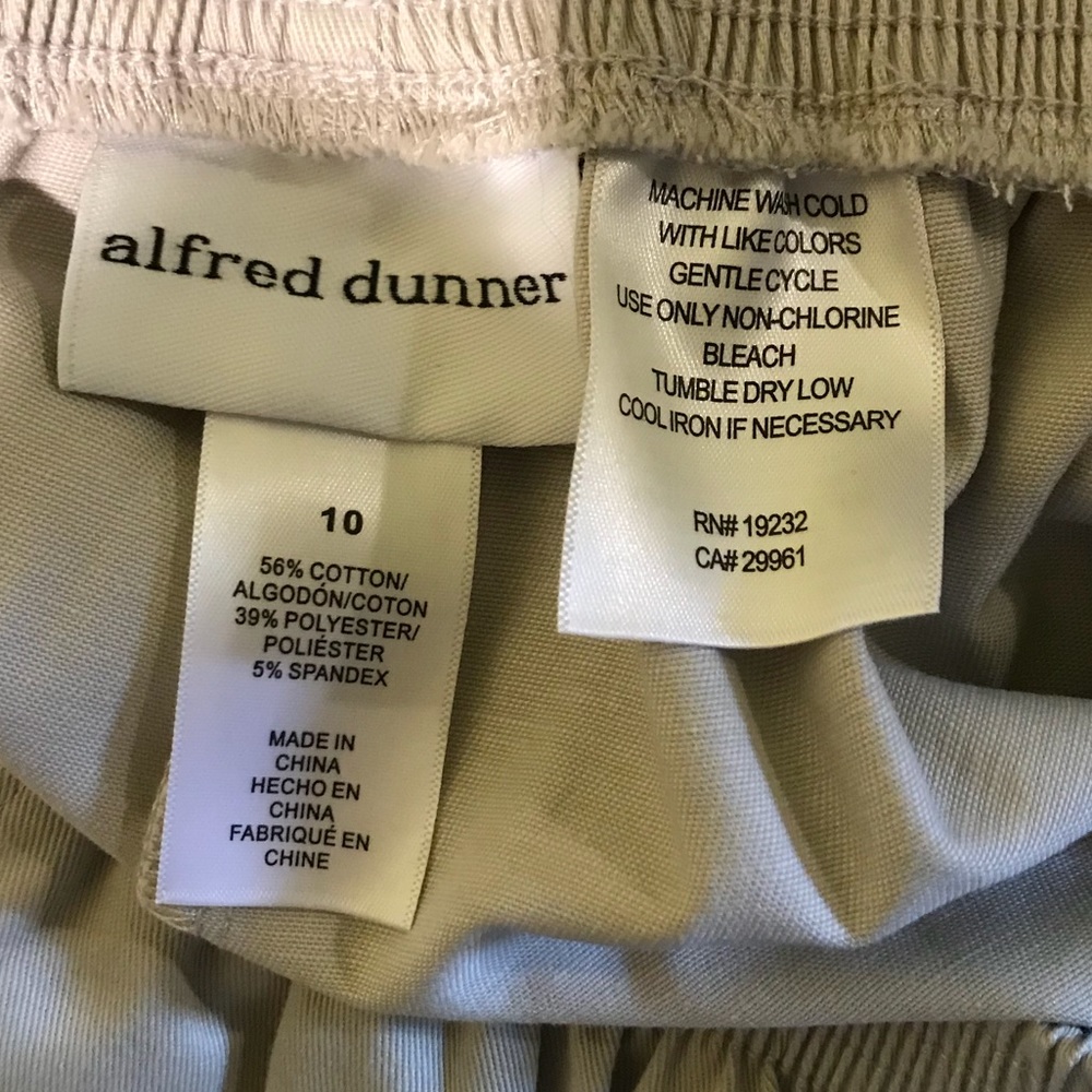 Tan capris - Picture 2 of 4